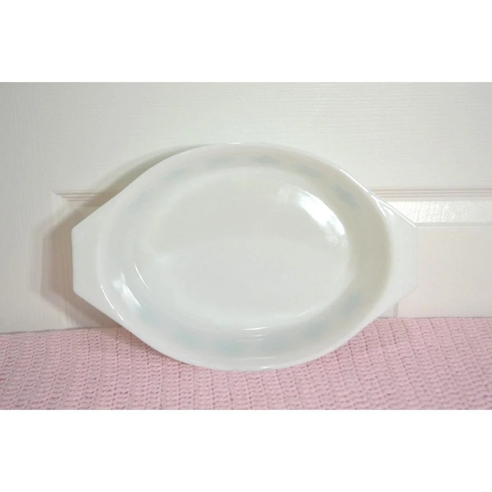 VTG Pyrex Turquoise On White Snowflake Covered Casserole w/ Lid, #045, 2 1/2 Qt